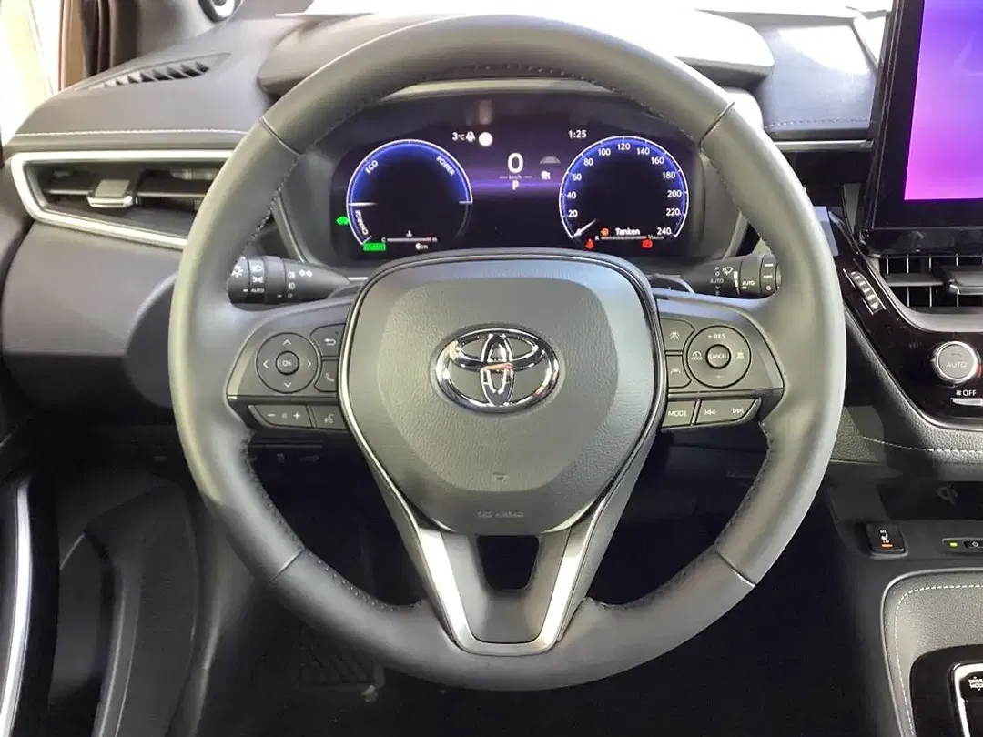 Toyota Corolla - Thumbnail 8