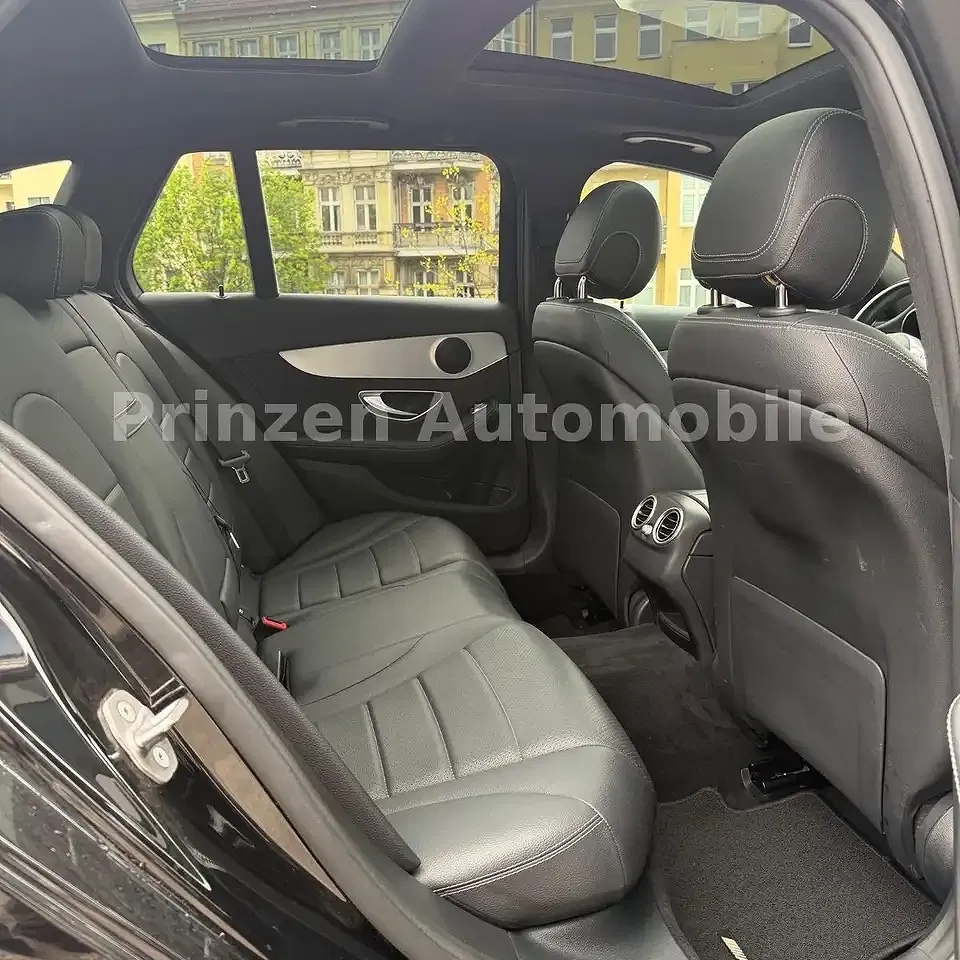 Mercedes-Benz C 200 - Thumbnail 12