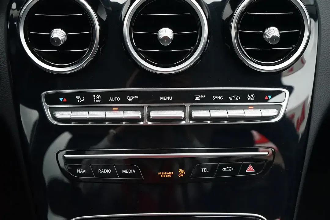 Mercedes-Benz C 200 - Thumbnail 11
