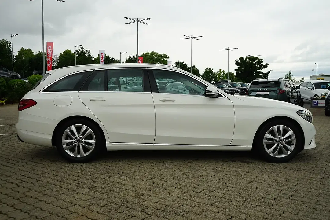 Mercedes-Benz C 200 - Thumbnail 2