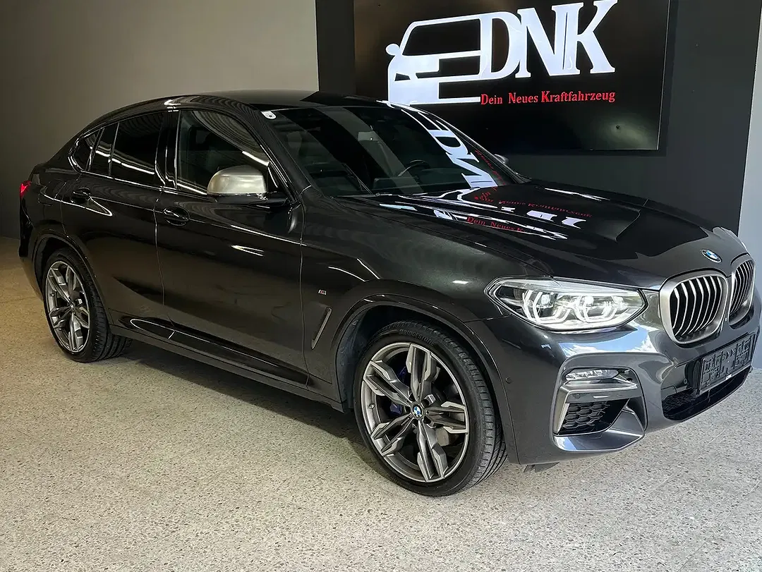 BMW X4 M - Thumbnail 1