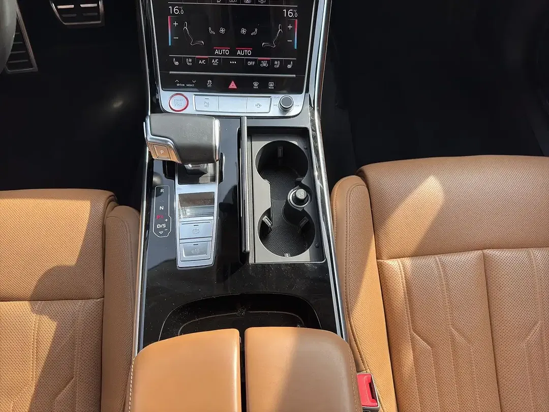 Audi S8 - Thumbnail 13