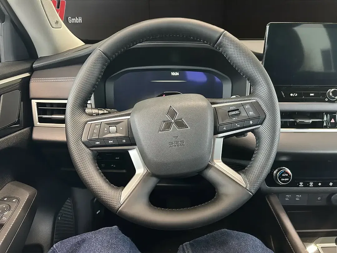 Mitsubishi Outlander - Thumbnail 10