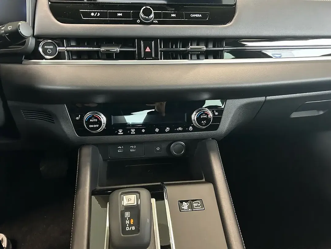 Mitsubishi Outlander - Thumbnail 12