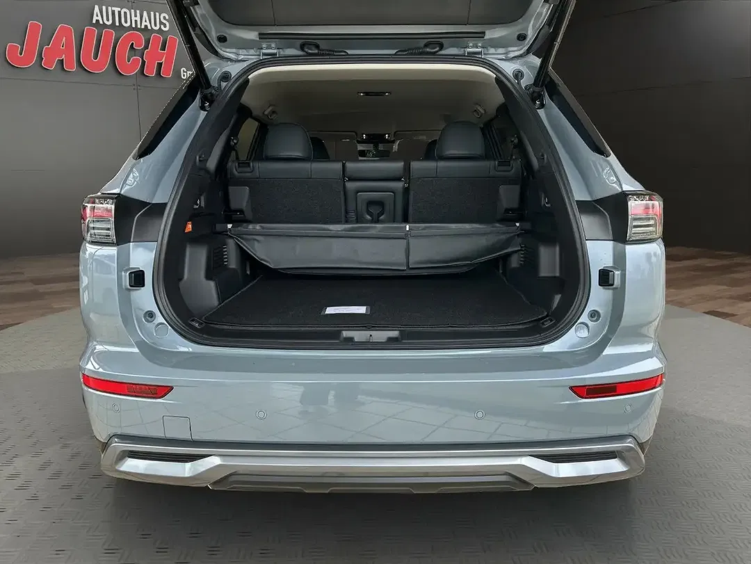 Mitsubishi Outlander - Thumbnail 6