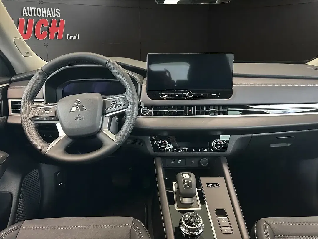 Mitsubishi Outlander - Thumbnail 9