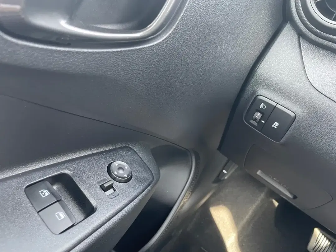 Hyundai i10 - Thumbnail 13