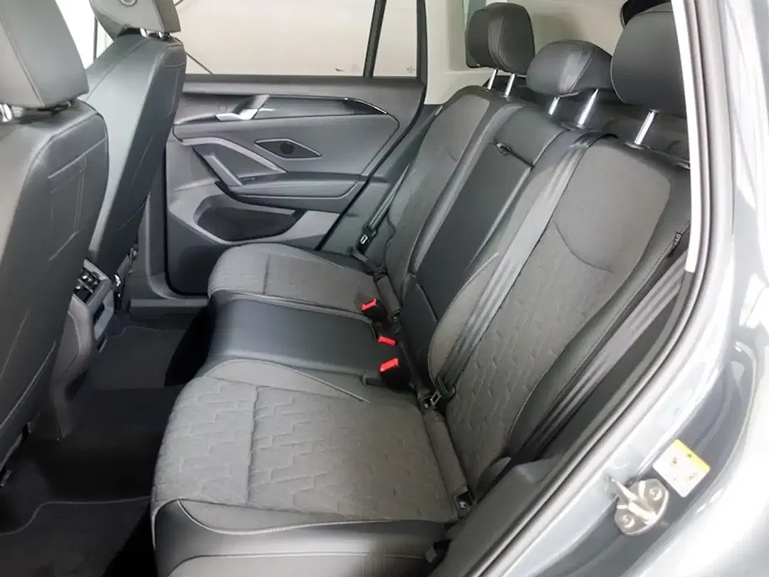 Volkswagen Tiguan - Thumbnail 11