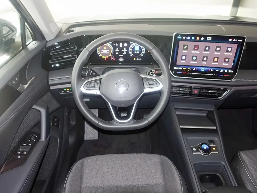 Volkswagen Tiguan - Thumbnail 12