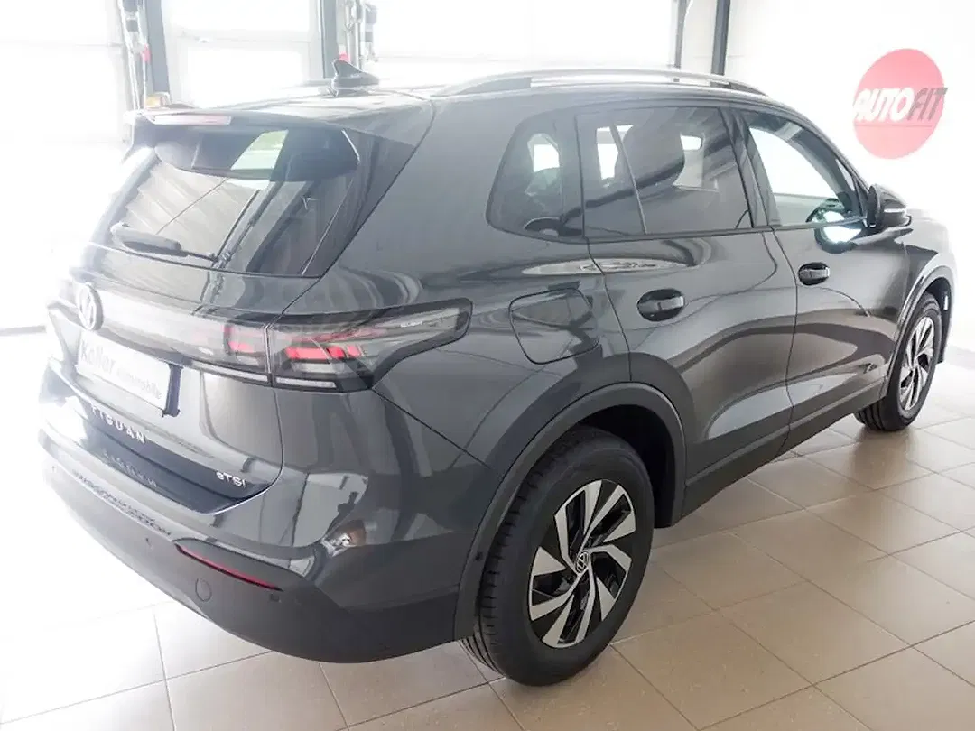 Volkswagen Tiguan - Thumbnail 8