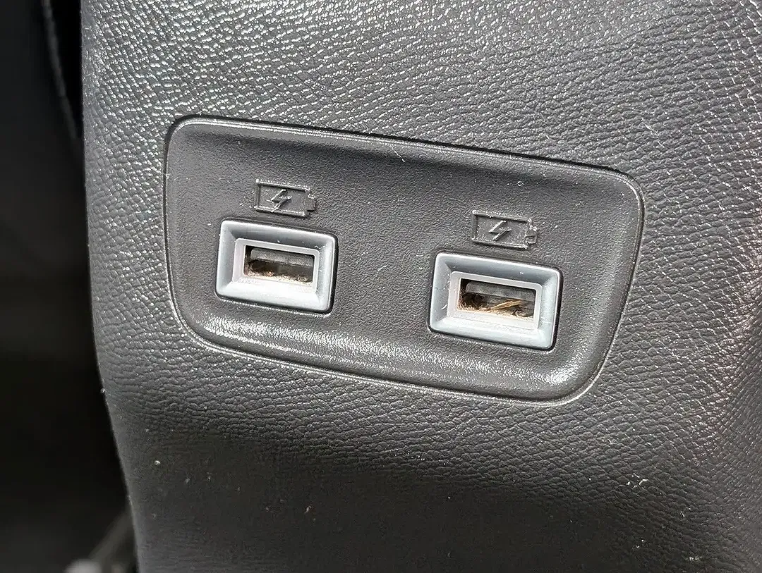 Peugeot 208 - Thumbnail 15