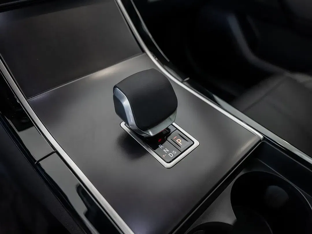 Land Rover Range Rover Velar - Thumbnail 13