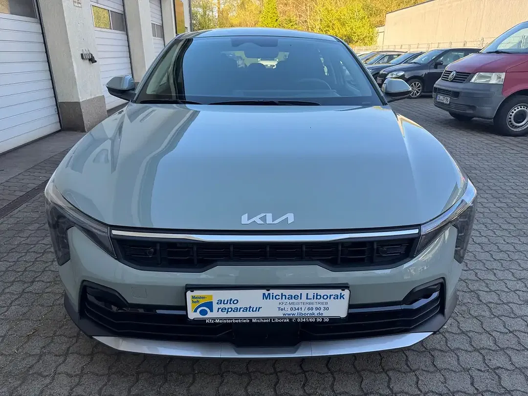 Kia K4 - Thumbnail 2