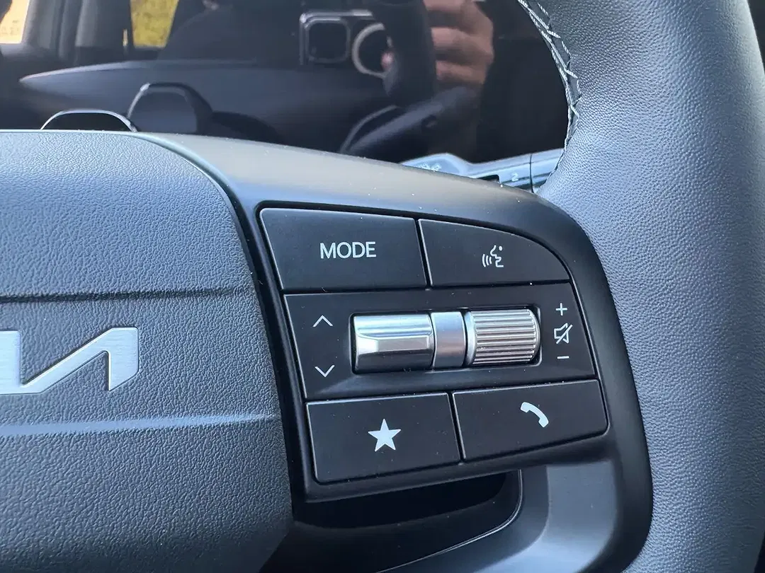 Kia K4 - Thumbnail 23