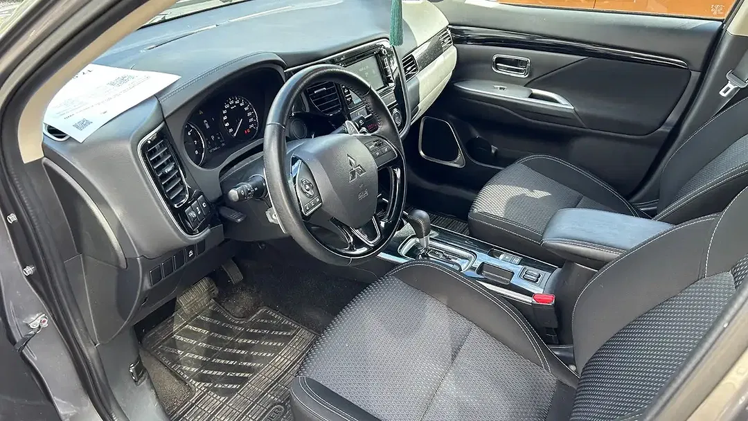 Mitsubishi Outlander - Thumbnail 10