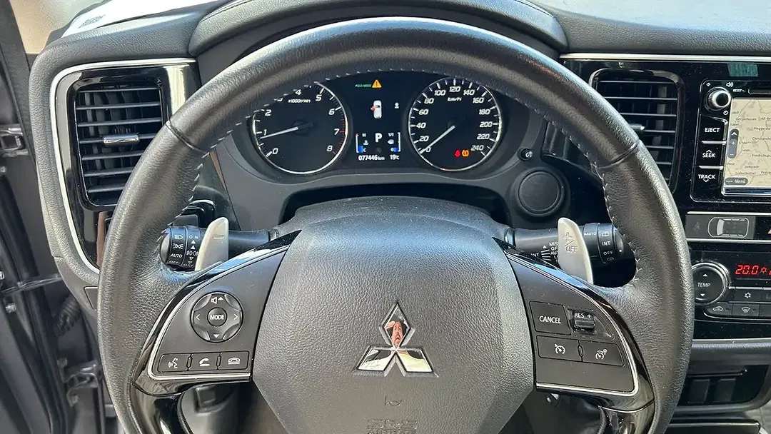 Mitsubishi Outlander - Thumbnail 14