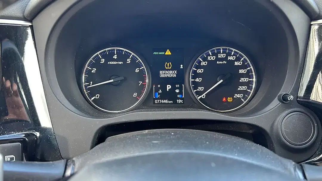 Mitsubishi Outlander - Thumbnail 15