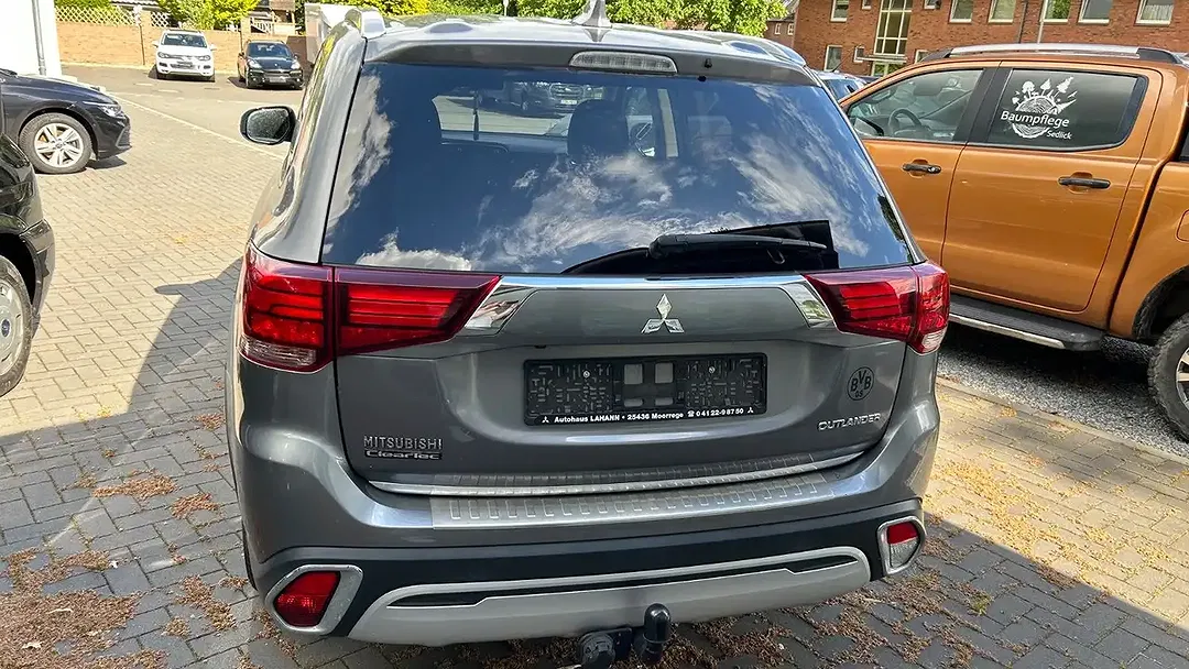 Mitsubishi Outlander - Thumbnail 6
