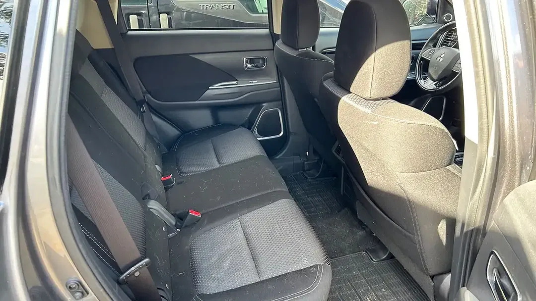 Mitsubishi Outlander - Thumbnail 8