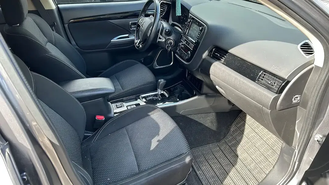 Mitsubishi Outlander - Thumbnail 9