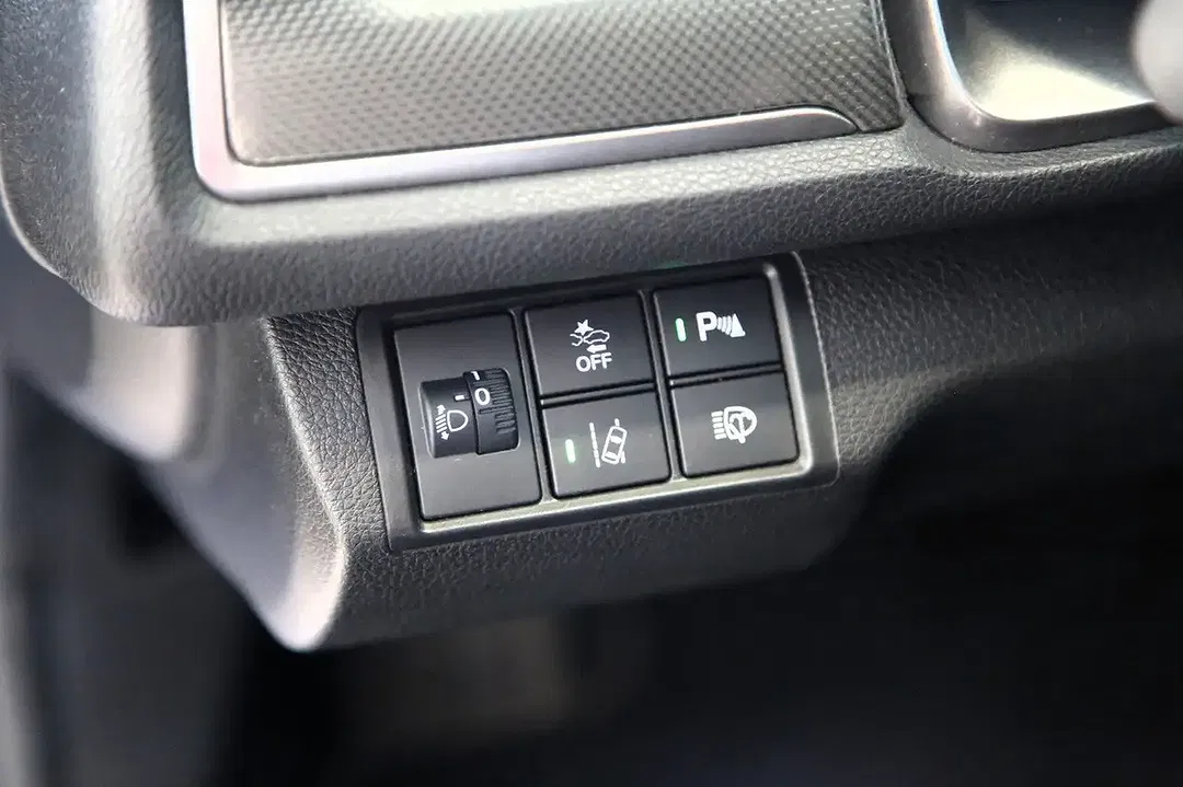 Honda Civic - Thumbnail 18