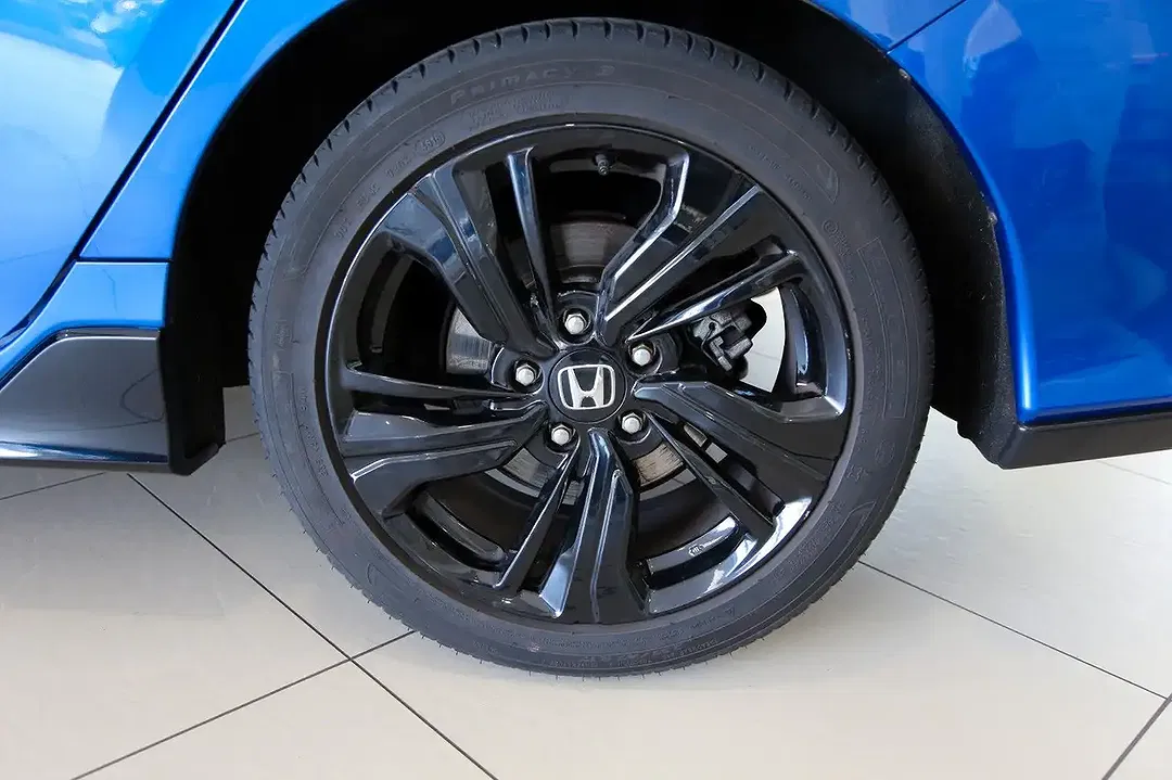 Honda Civic - Thumbnail 4