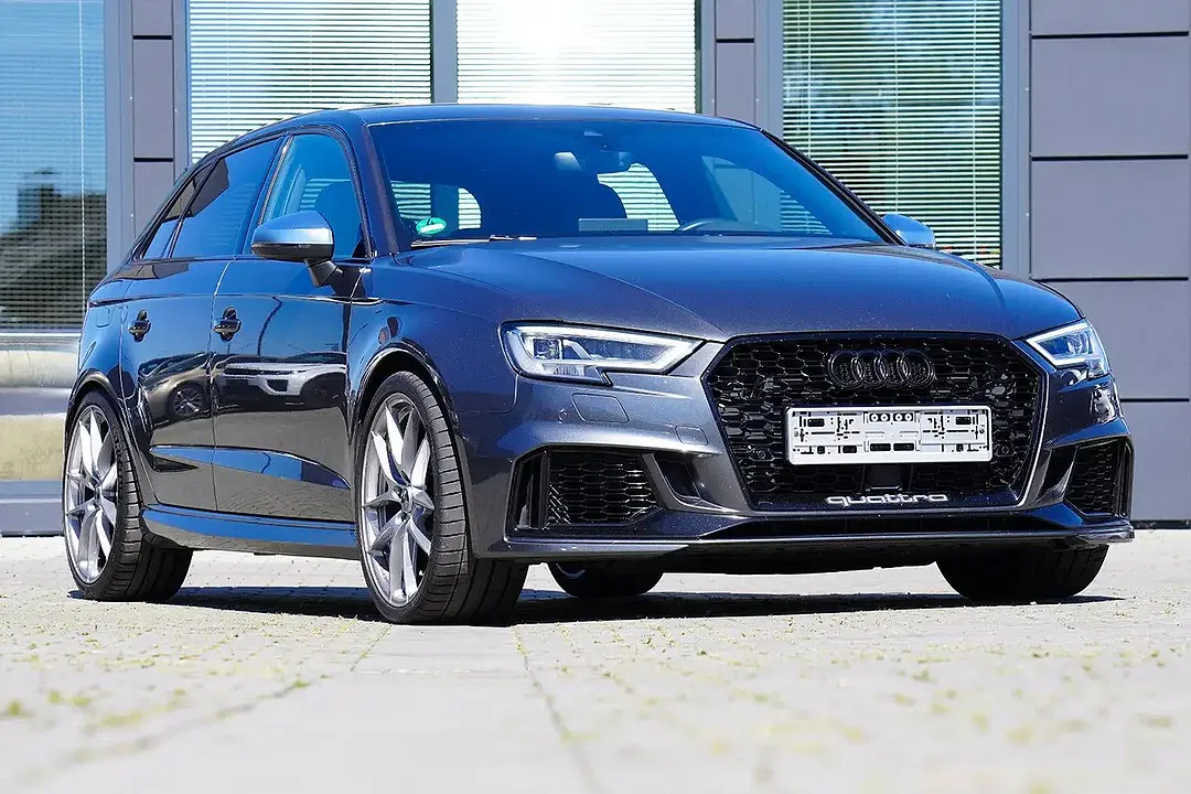 Audi RS3 - Thumbnail 3