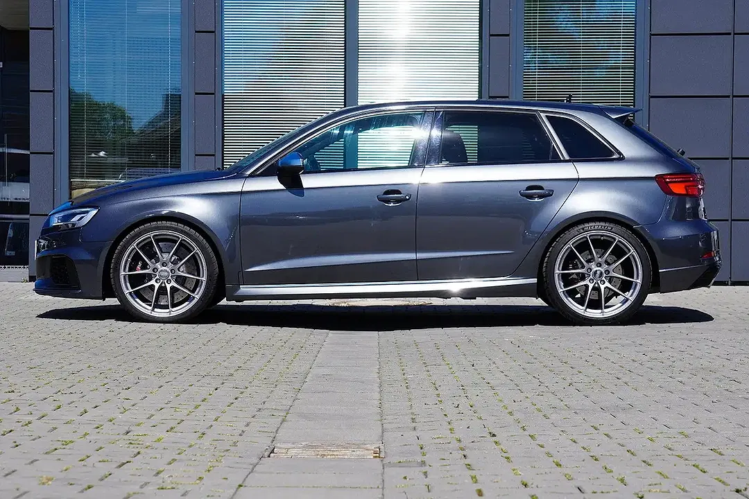 Audi RS3 - Thumbnail 4