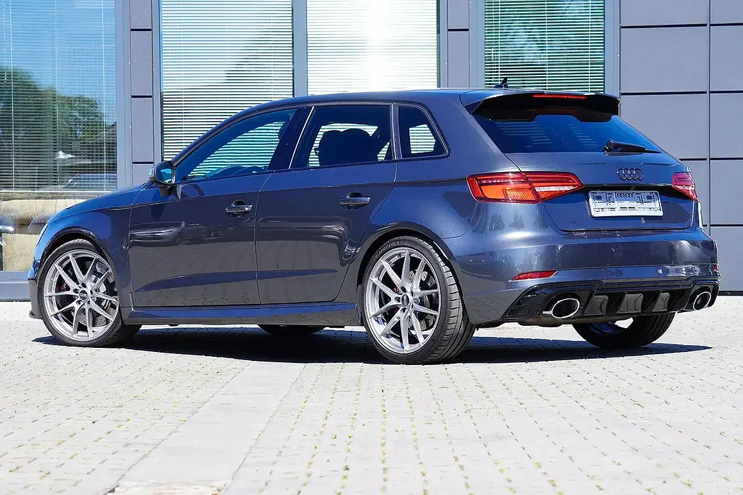 Audi RS3 - Thumbnail 5