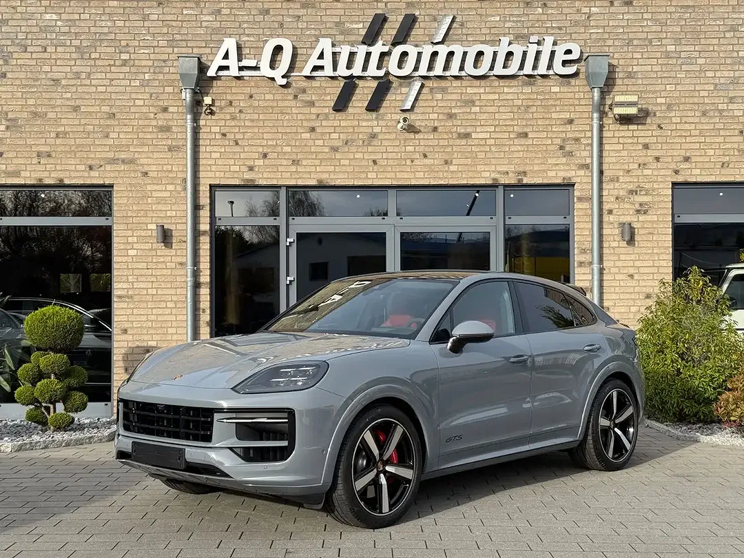 Porsche Cayenne - Thumbnail 1