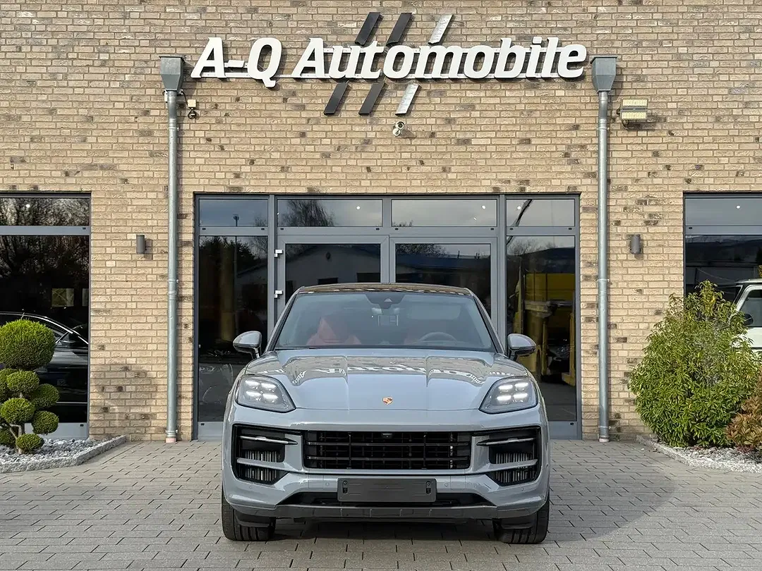 Porsche Cayenne - Thumbnail 2