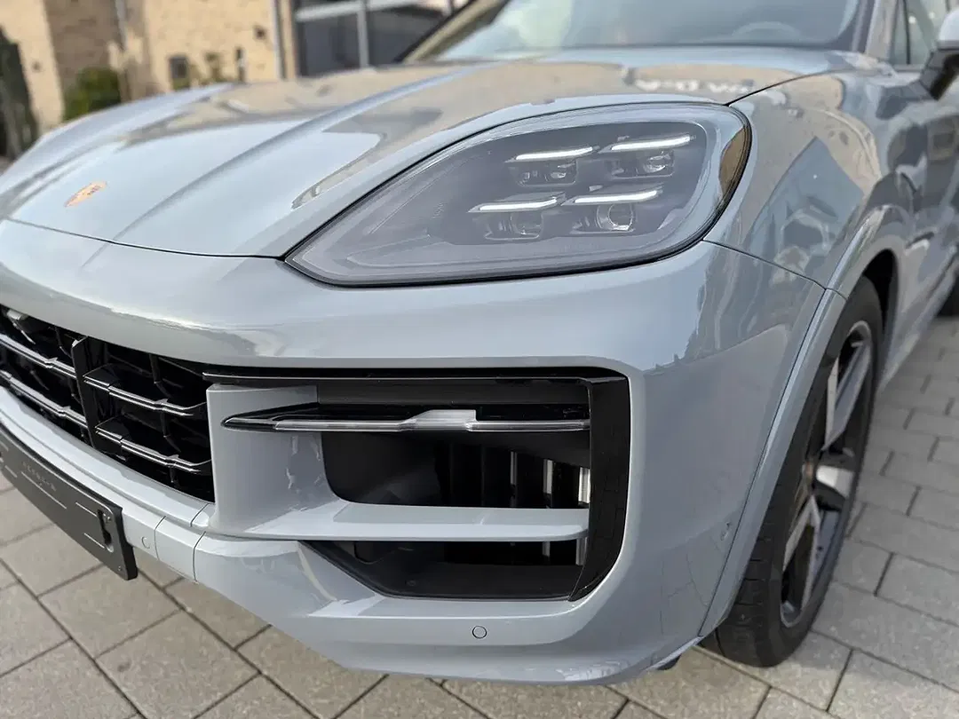 Porsche Cayenne - Thumbnail 35
