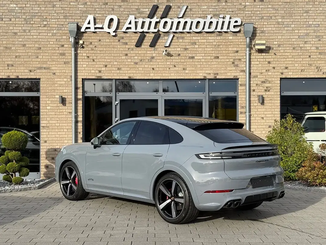 Porsche Cayenne - Thumbnail 4