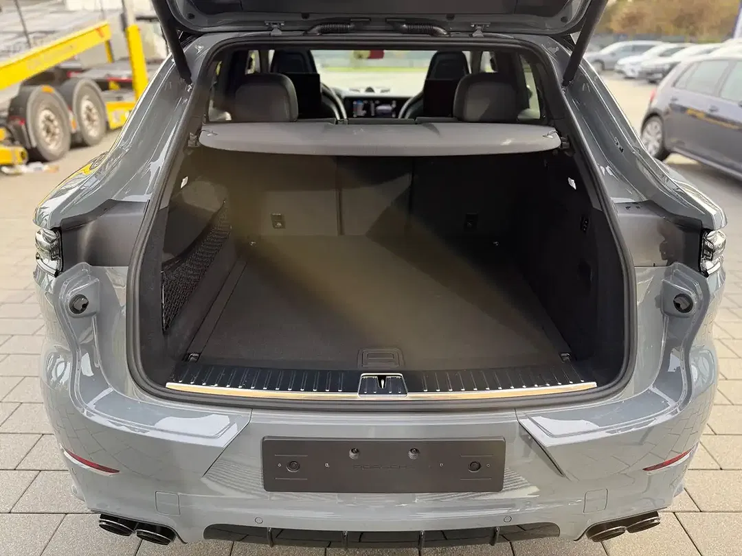 Porsche Cayenne - Thumbnail 9