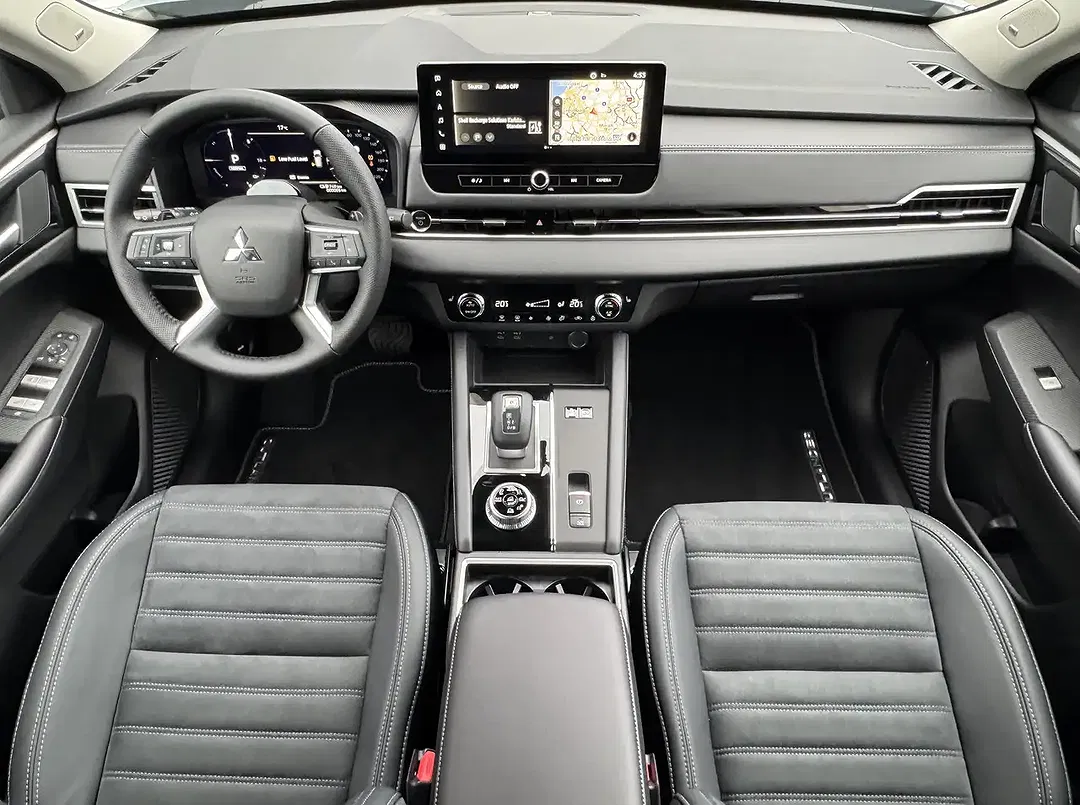 Mitsubishi Outlander - Thumbnail 10