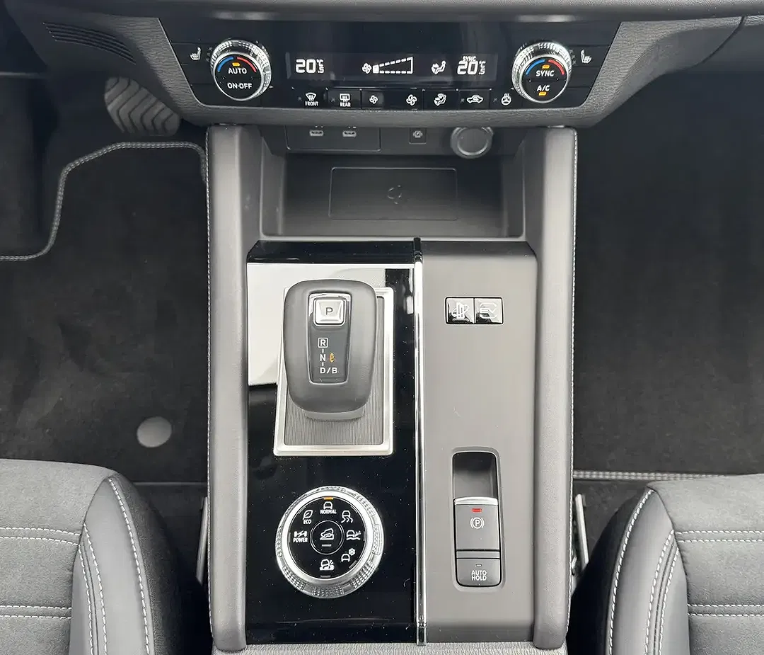 Mitsubishi Outlander - Thumbnail 15
