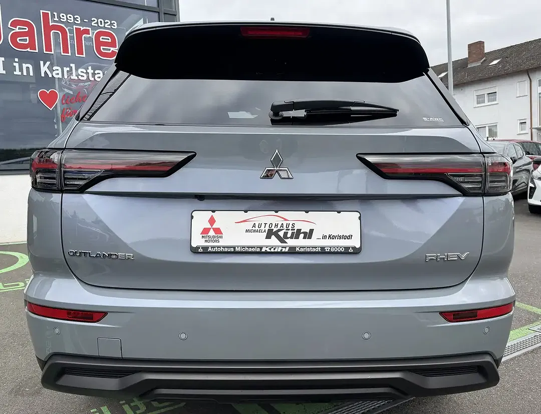 Mitsubishi Outlander - Thumbnail 6