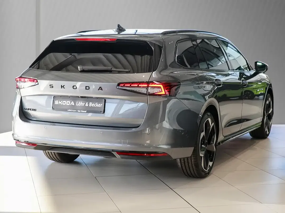 Skoda Superb - Thumbnail 4