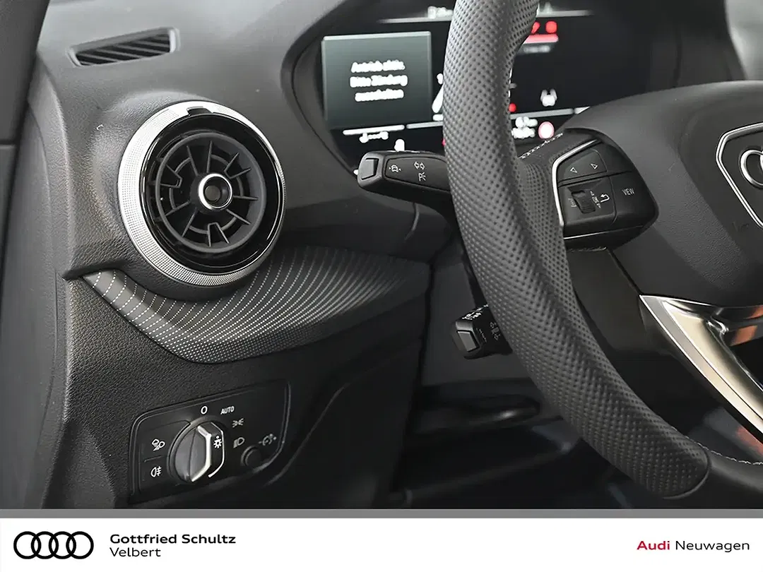 Audi SQ2 - Thumbnail 11