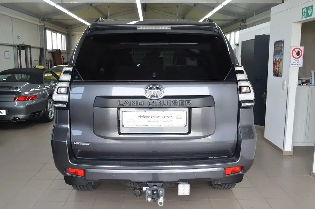 Toyota Land Cruiser - Thumbnail 4