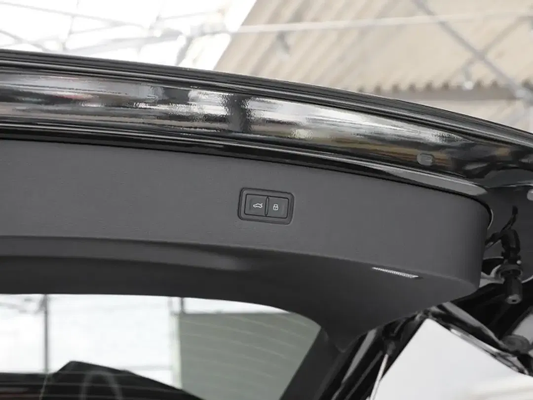 Audi Q7 - Thumbnail 8