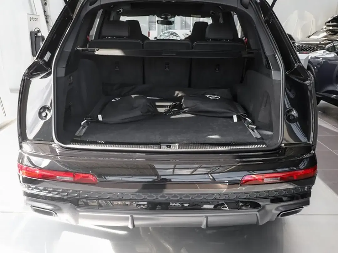 Audi Q7 - Thumbnail 9