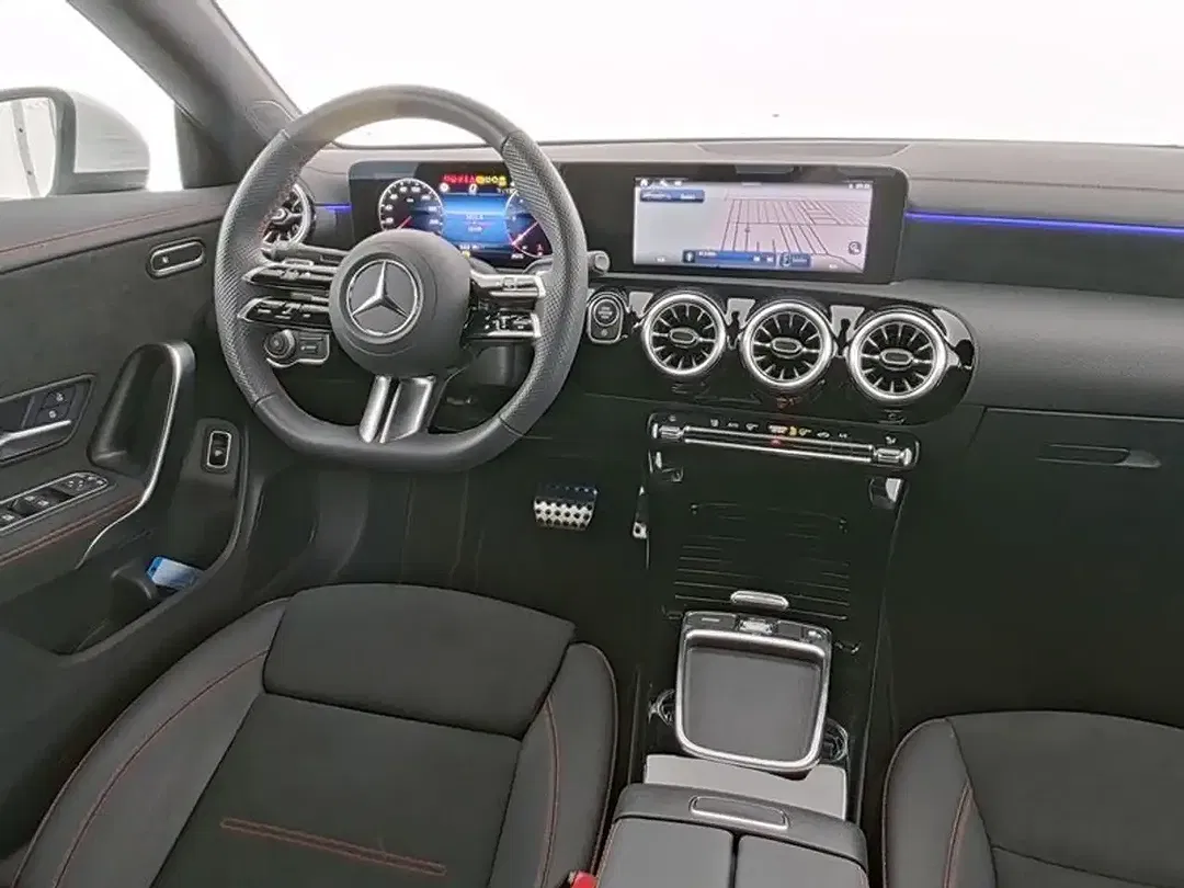 Mercedes-Benz CLA 200 - Thumbnail 5