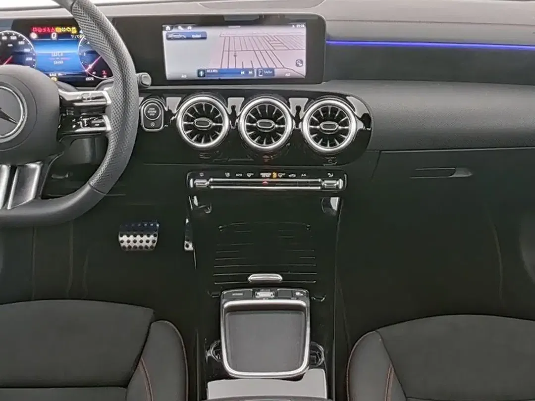 Mercedes-Benz CLA 200 - Thumbnail 7
