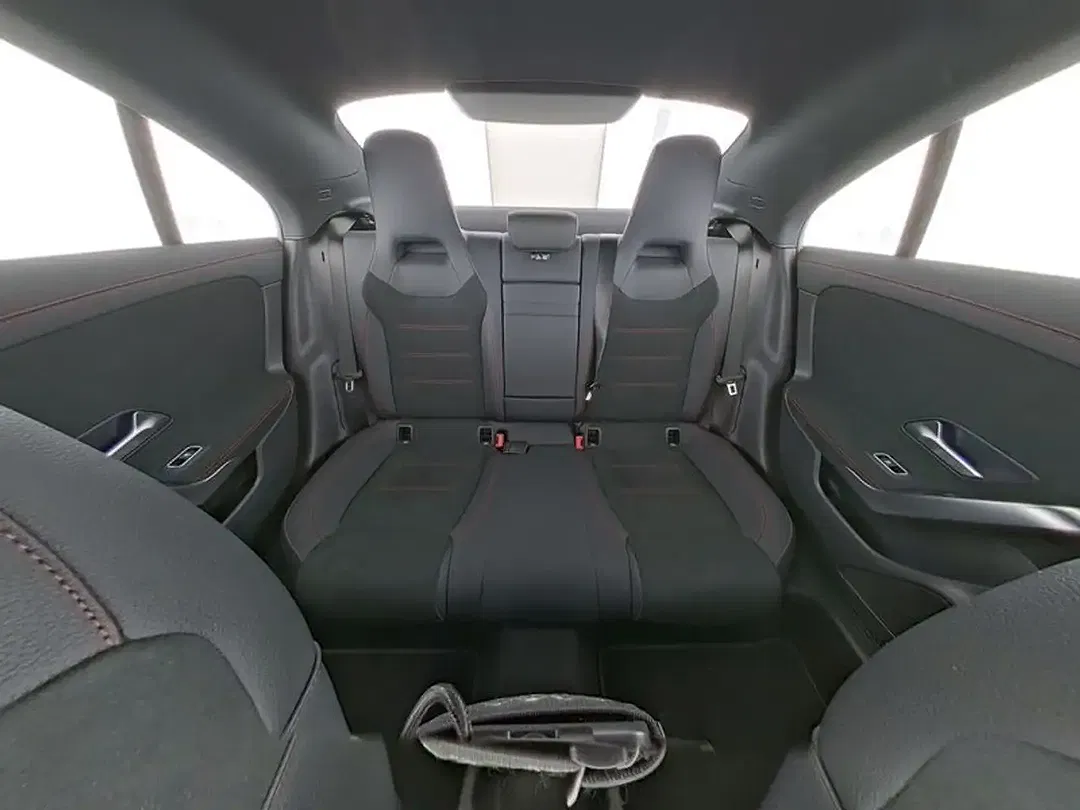 Mercedes-Benz CLA 200 - Thumbnail 8