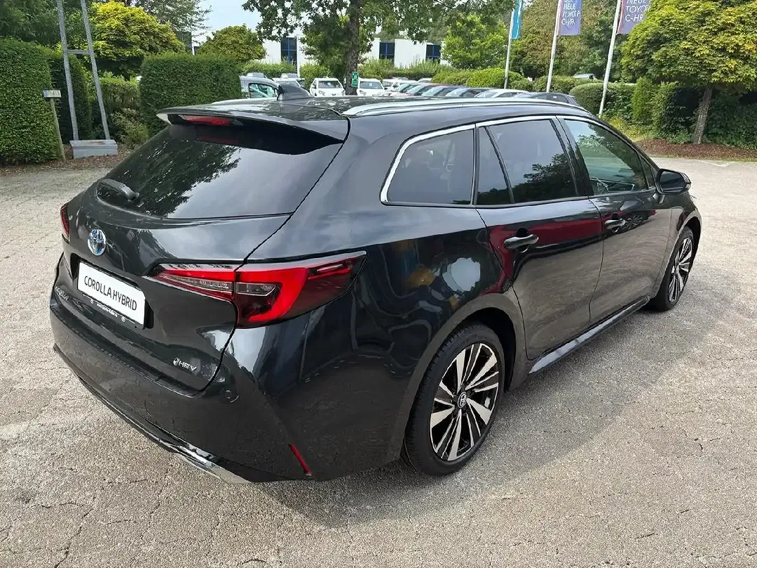 Toyota Corolla - Thumbnail 4