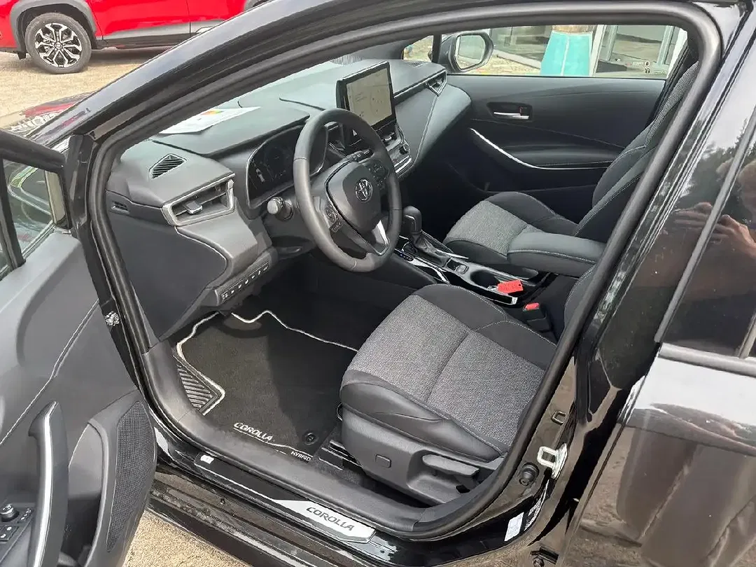 Toyota Corolla - Thumbnail 8