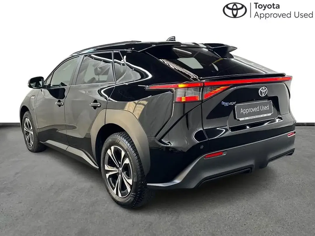 Toyota bZ4X - Thumbnail 3
