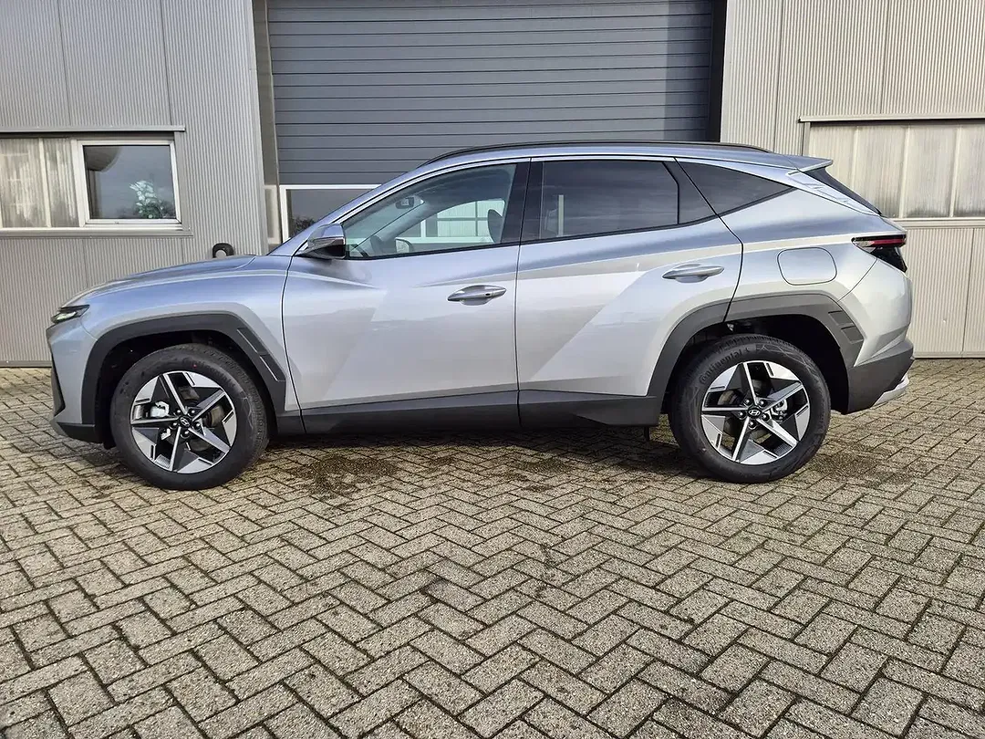 Hyundai TUCSON - Thumbnail 2