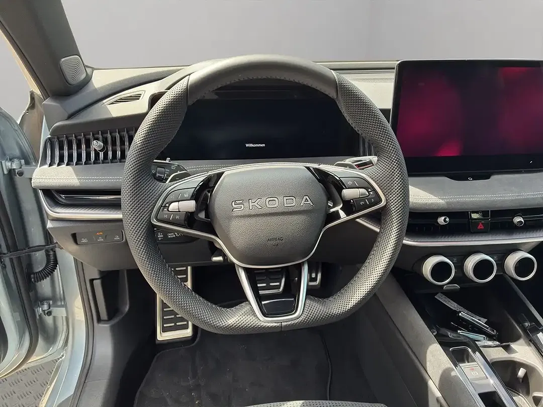 Skoda Superb - Thumbnail 12